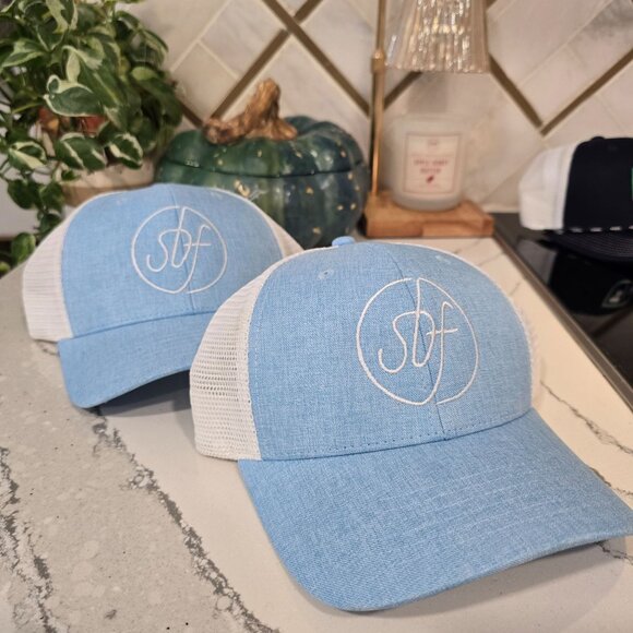 Big Accessories Blue & White Mesh Trucker Hat 100% Polyester Adjustable - Picture 1 of 3